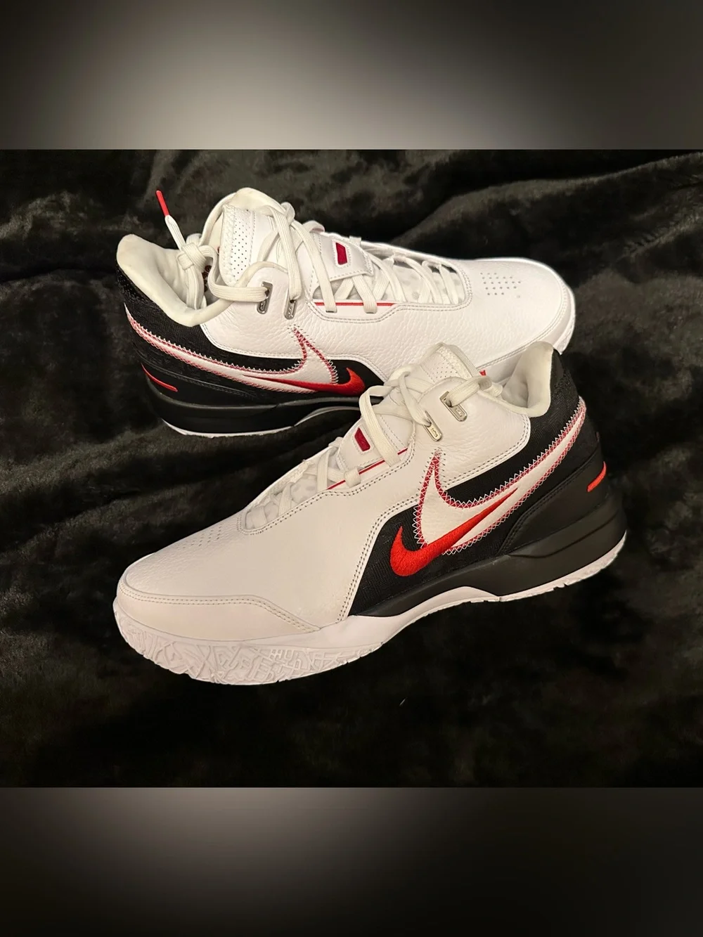 NEW LeBron NXXT Gen AMPD Basketball Shoes White/ Red/Black Sz 11.5 *READ